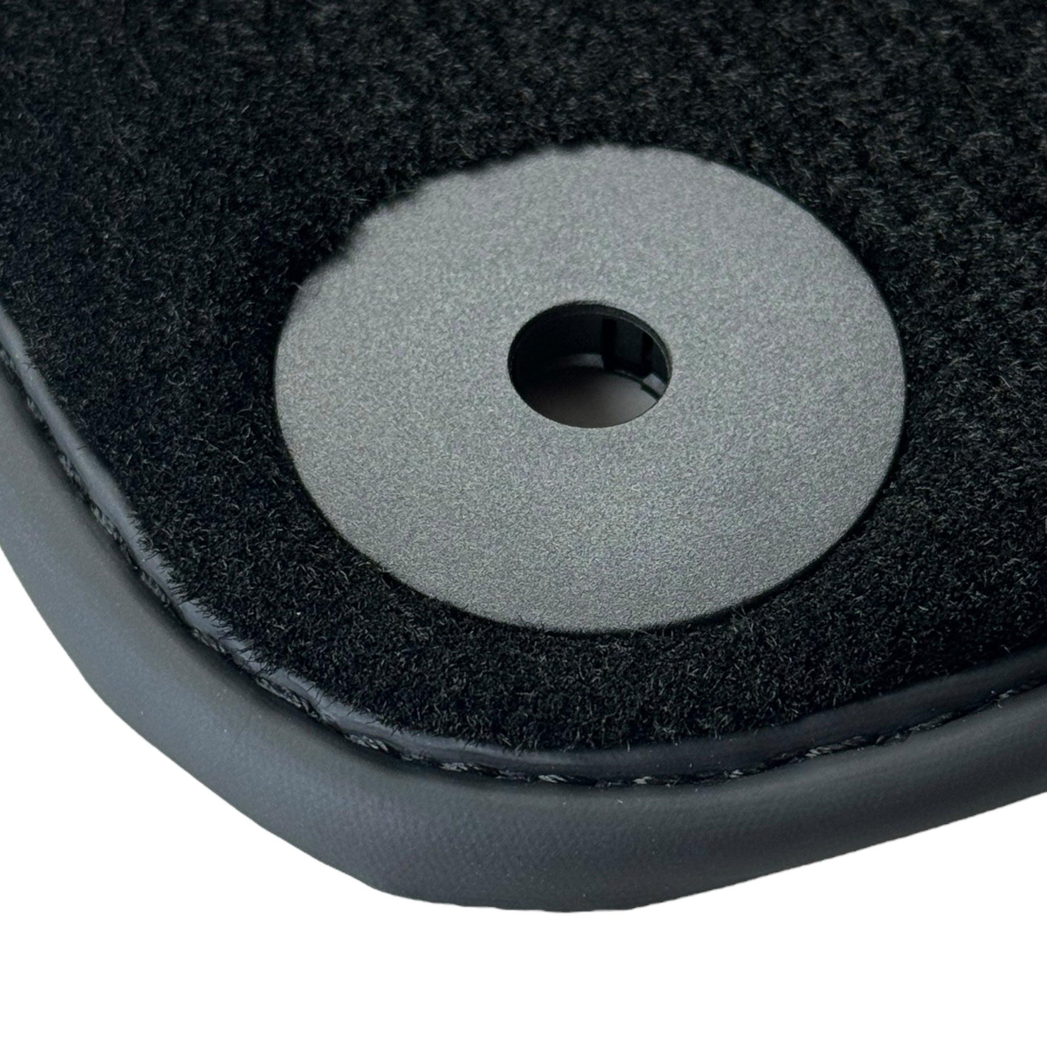 Black Floor Mats for Audi Q7 4M (2015-2019) - AutoWin