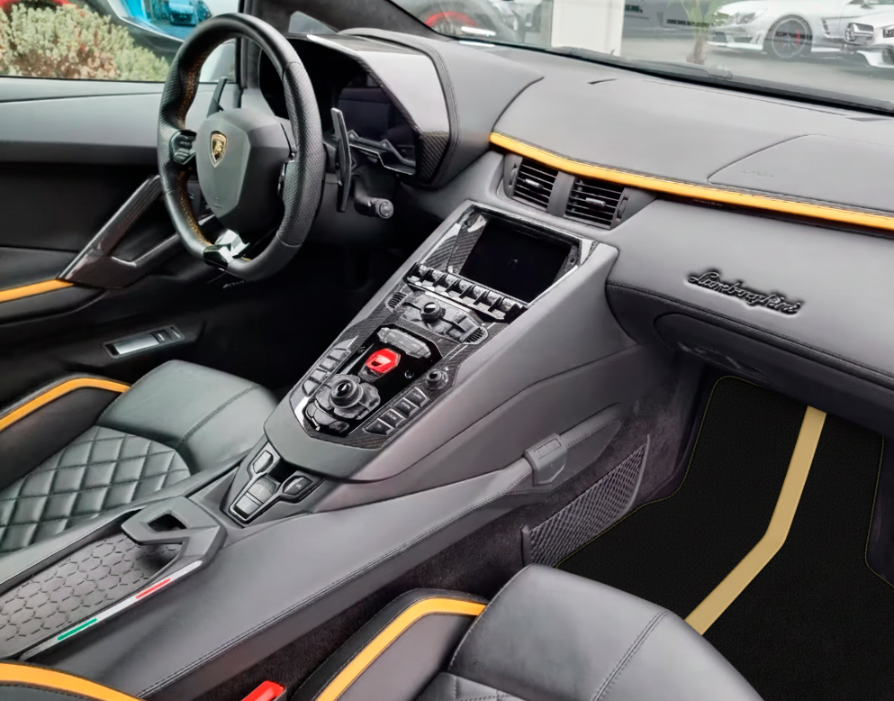 Customizable Leather Floor Mats with Triangle Pattern for Lamborghini Huracan EVO (2019-2024) - AutoWin