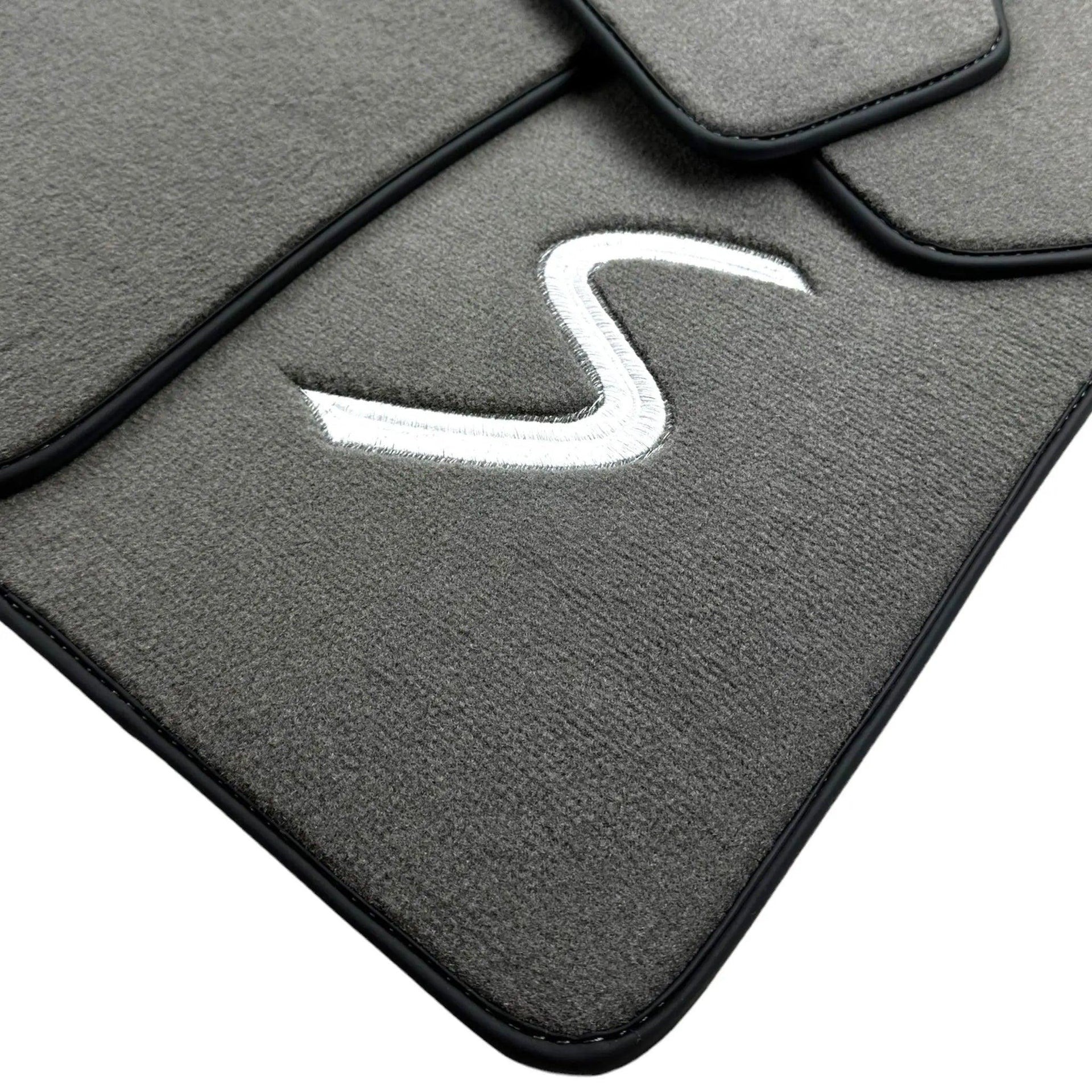 Grey Floor Mats for Mini Clubman F54 (2019-2023) - AutoWin