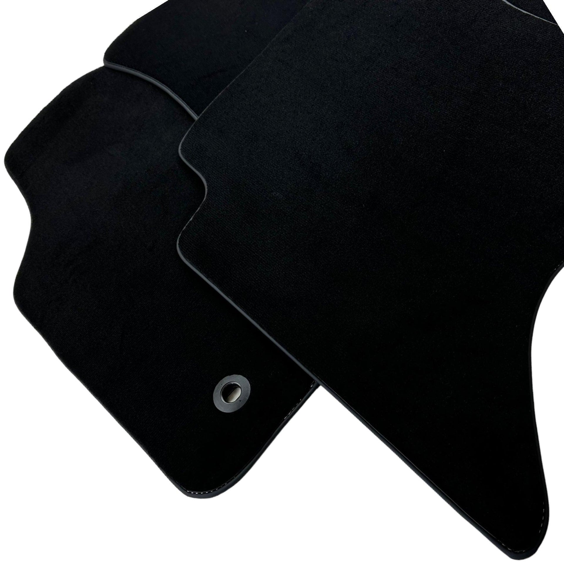 Black Floor Mats For Toyota Hilux (2005-2015) - AutoWin