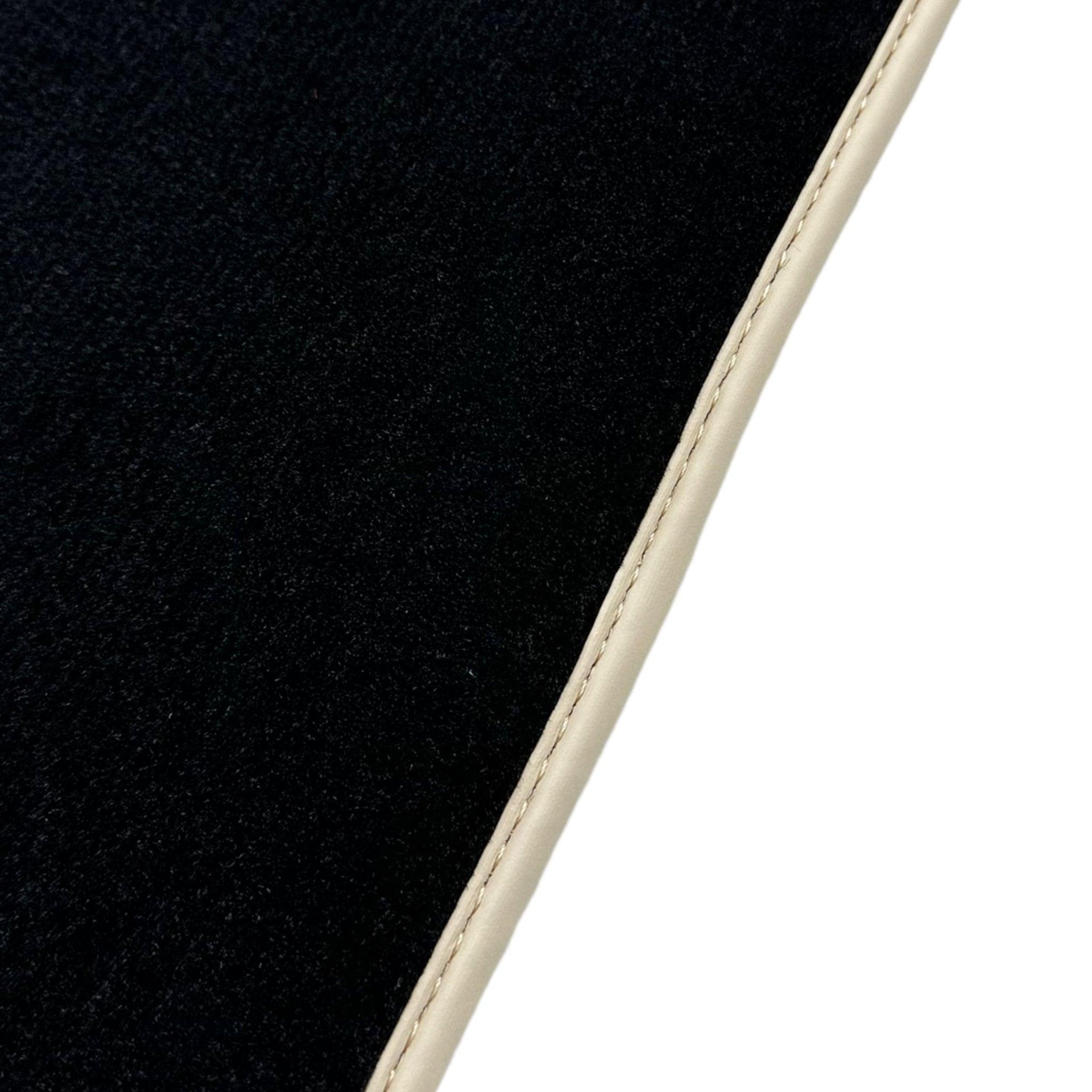 Black Floor Mats For Mitsubishi Pajero V80 (2006-2011) - AutoWin