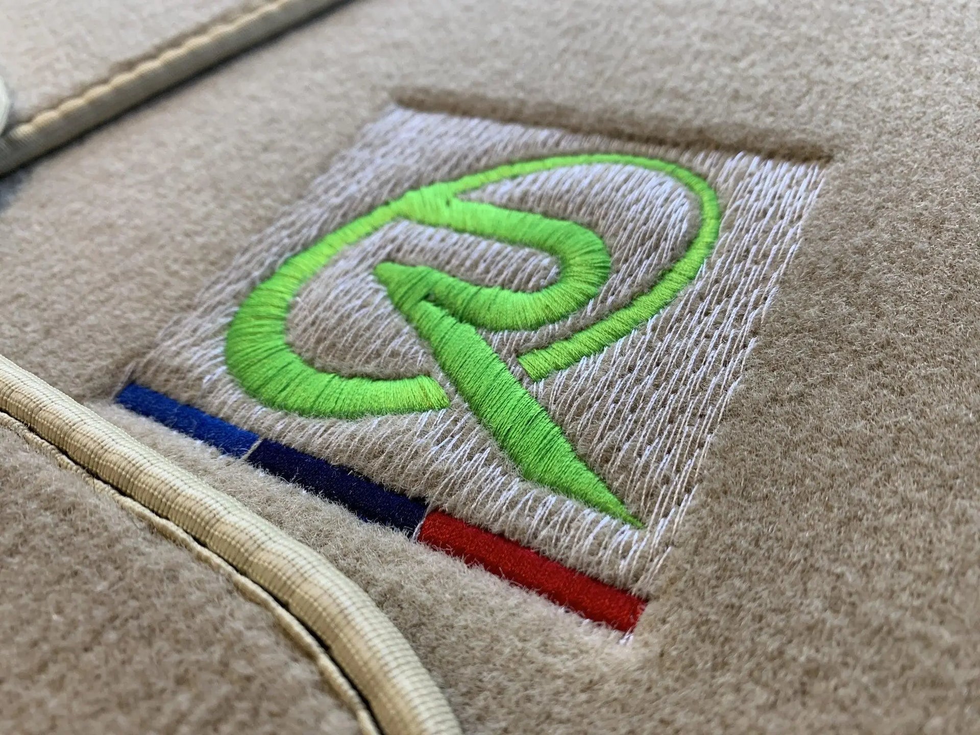 Beige Floor Mats For BMW 6 Series F12 ROVBUT Brand Tailored Set Perfect Fit Green SNIP Collection - AutoWin