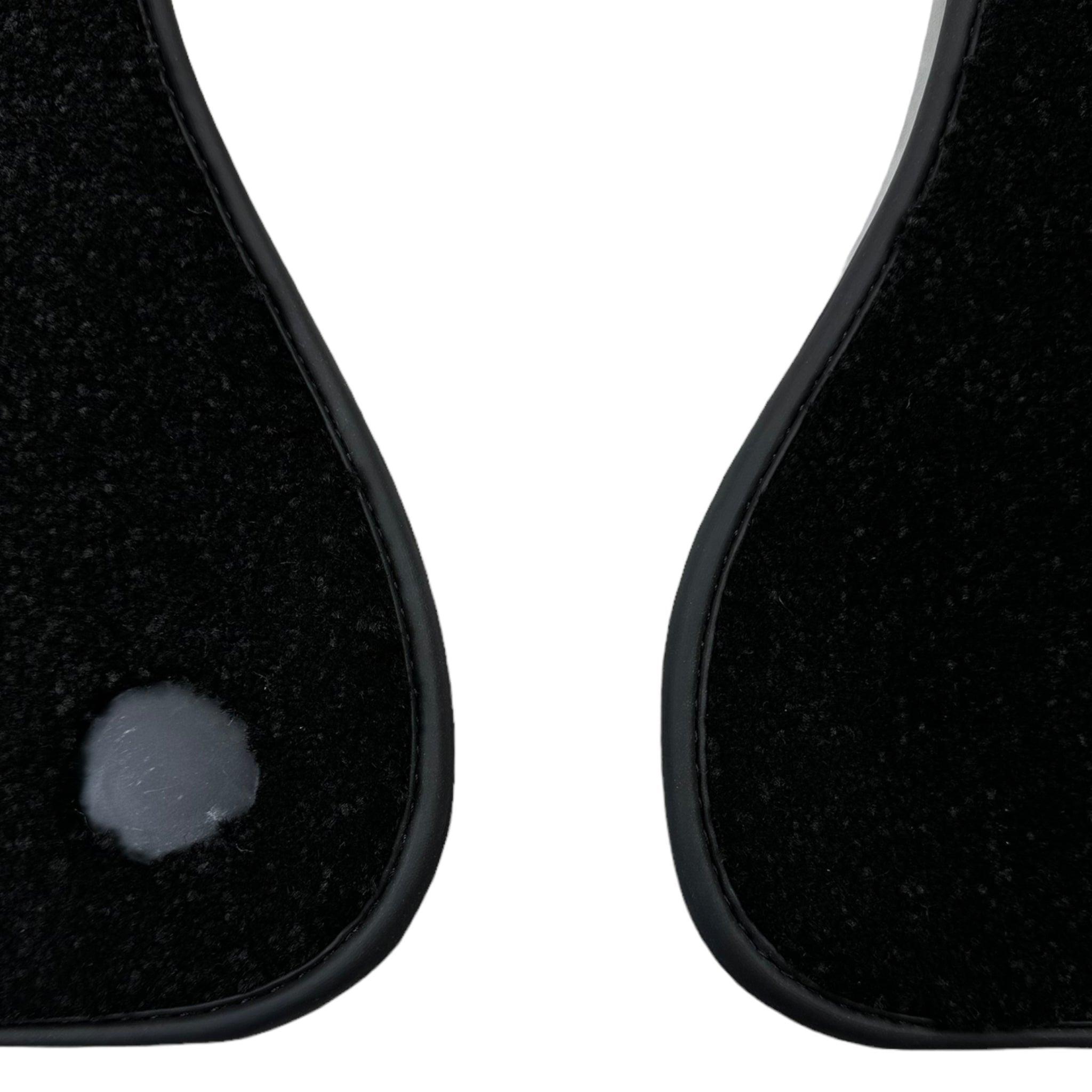 Black Luxury Floor Mats For Mercedes Benz E-Class W124 Sedan (1985-1995) | ER56 Design - AutoWin