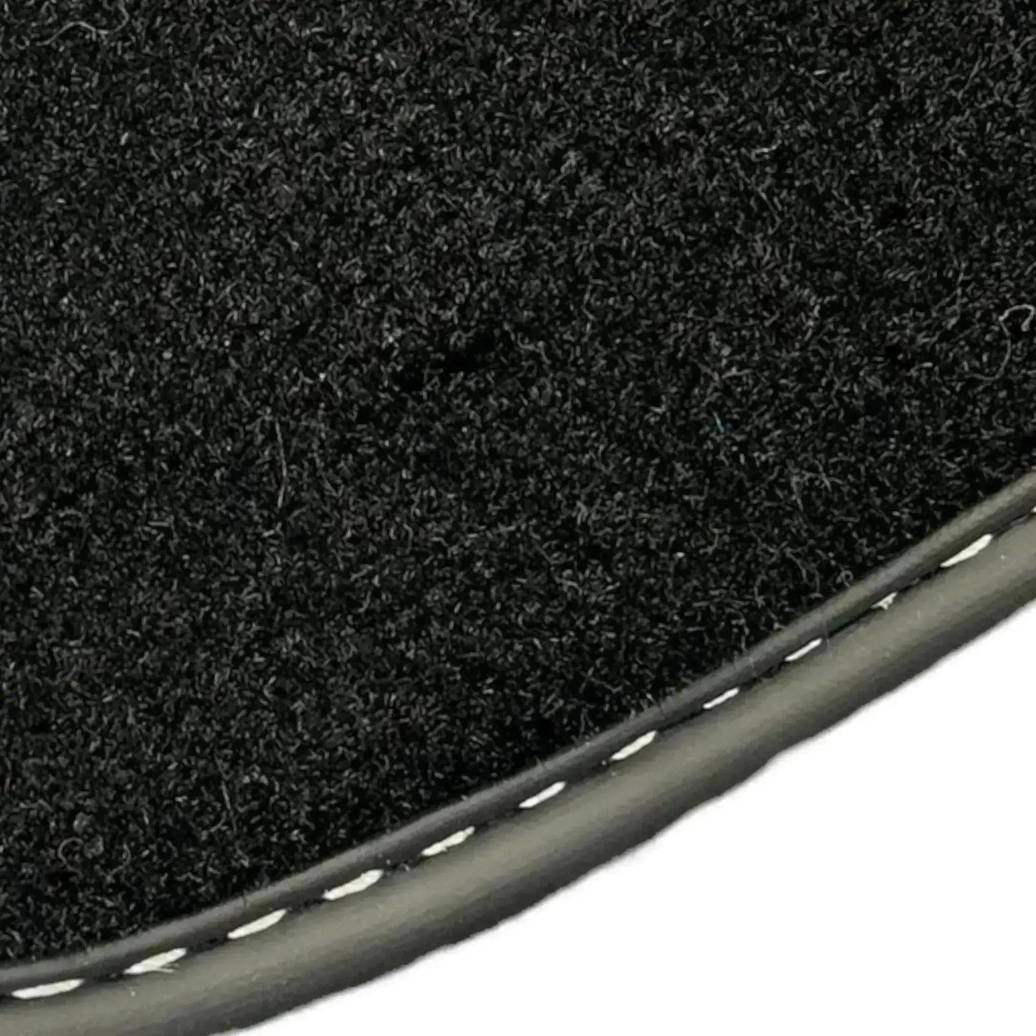 Black Floor Mats for Toyota Verso (2013-2023) - AutoWin