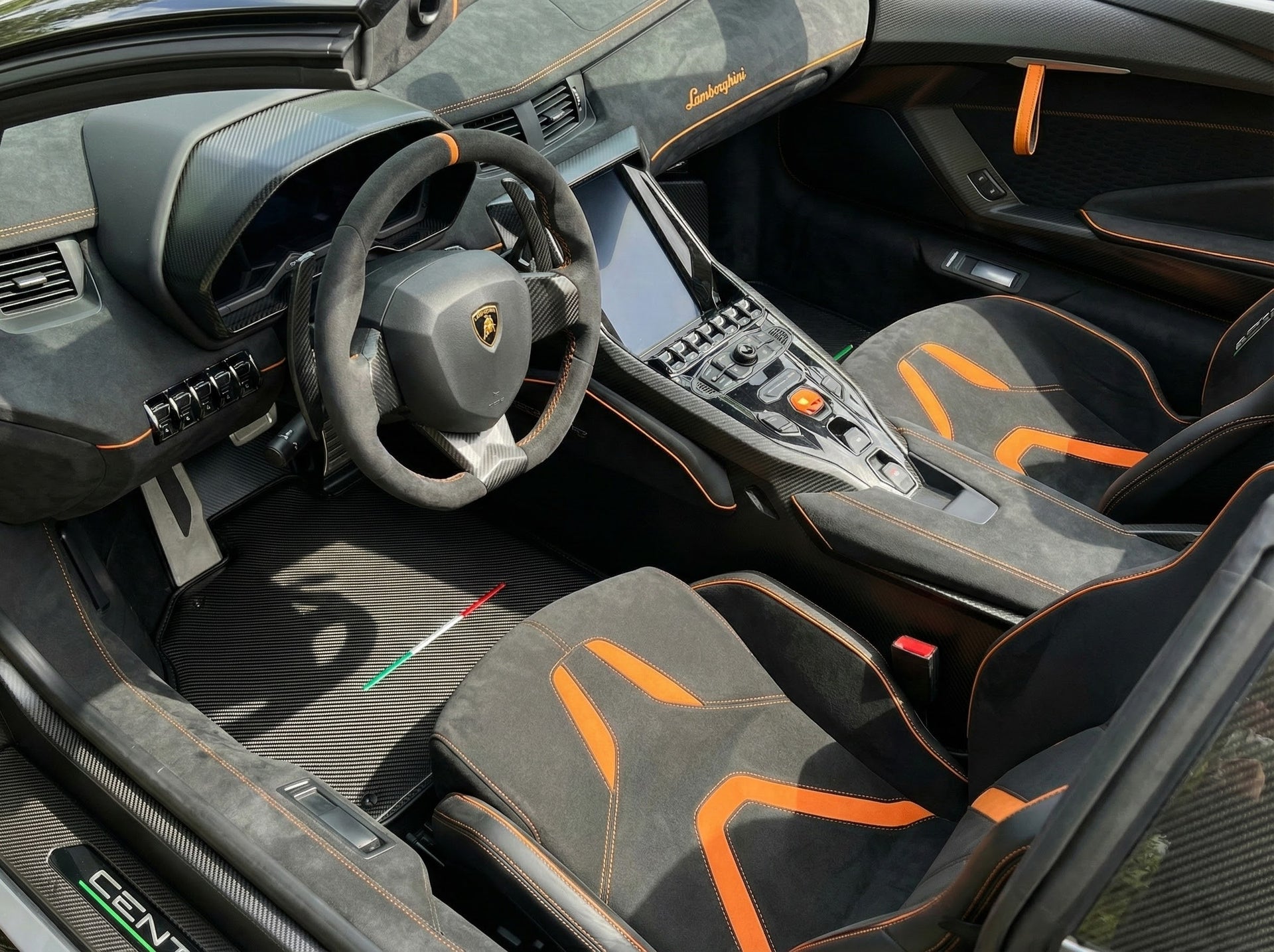 Customizable Leather Floor Mats with Symmetrical Hex Pattern for Lamborghini Centenario (2016-2017) - AutoWin
