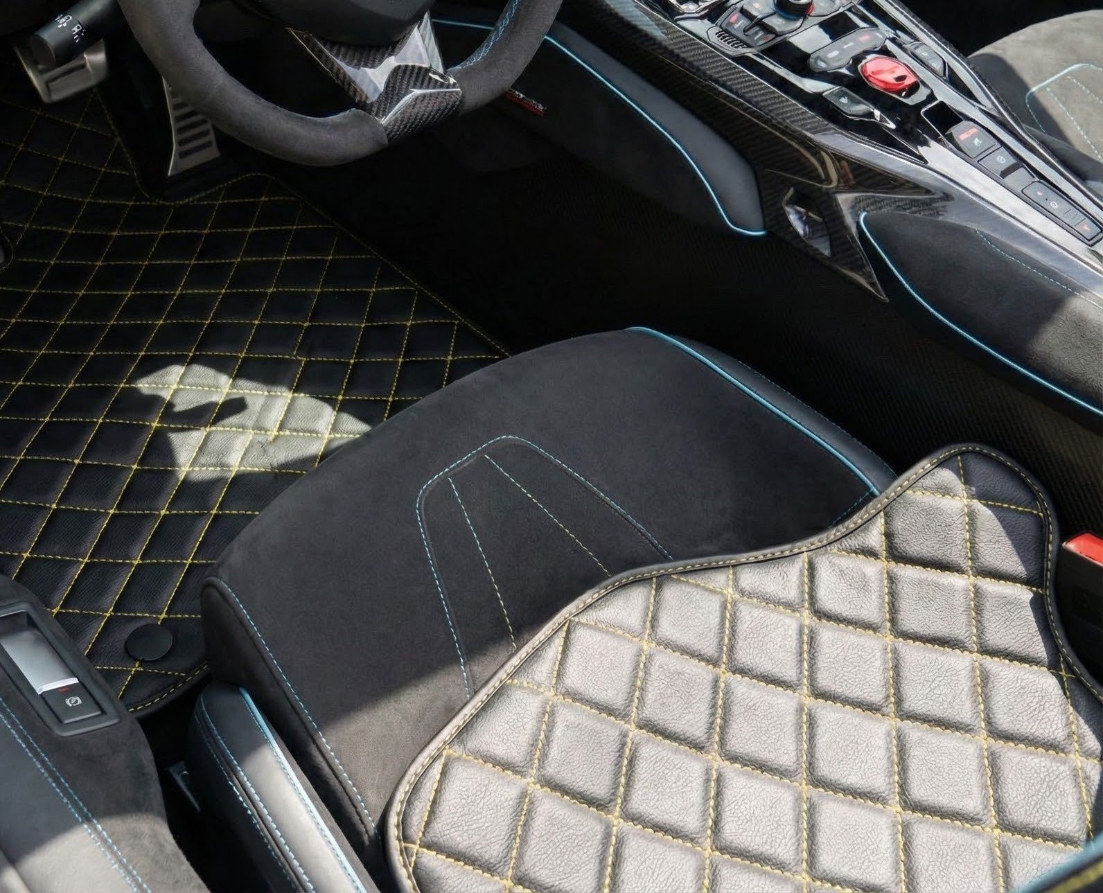 Customizable Leather Floor Mats with Divario Pattern for Lamborghini Centenario (2016-2017) - AutoWin