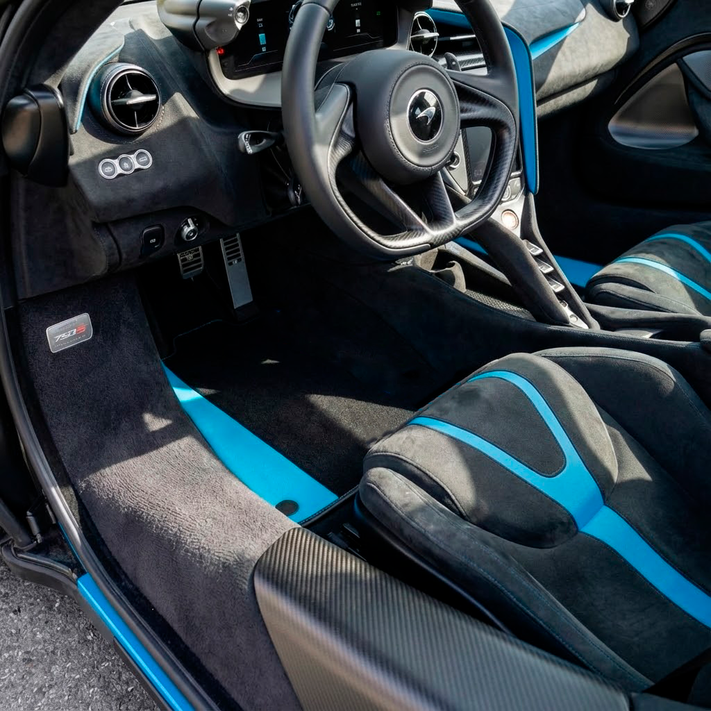 Customizable Leather Floor Mats with Hex Pattern for McLaren 750S (2023-2025) - AutoWin