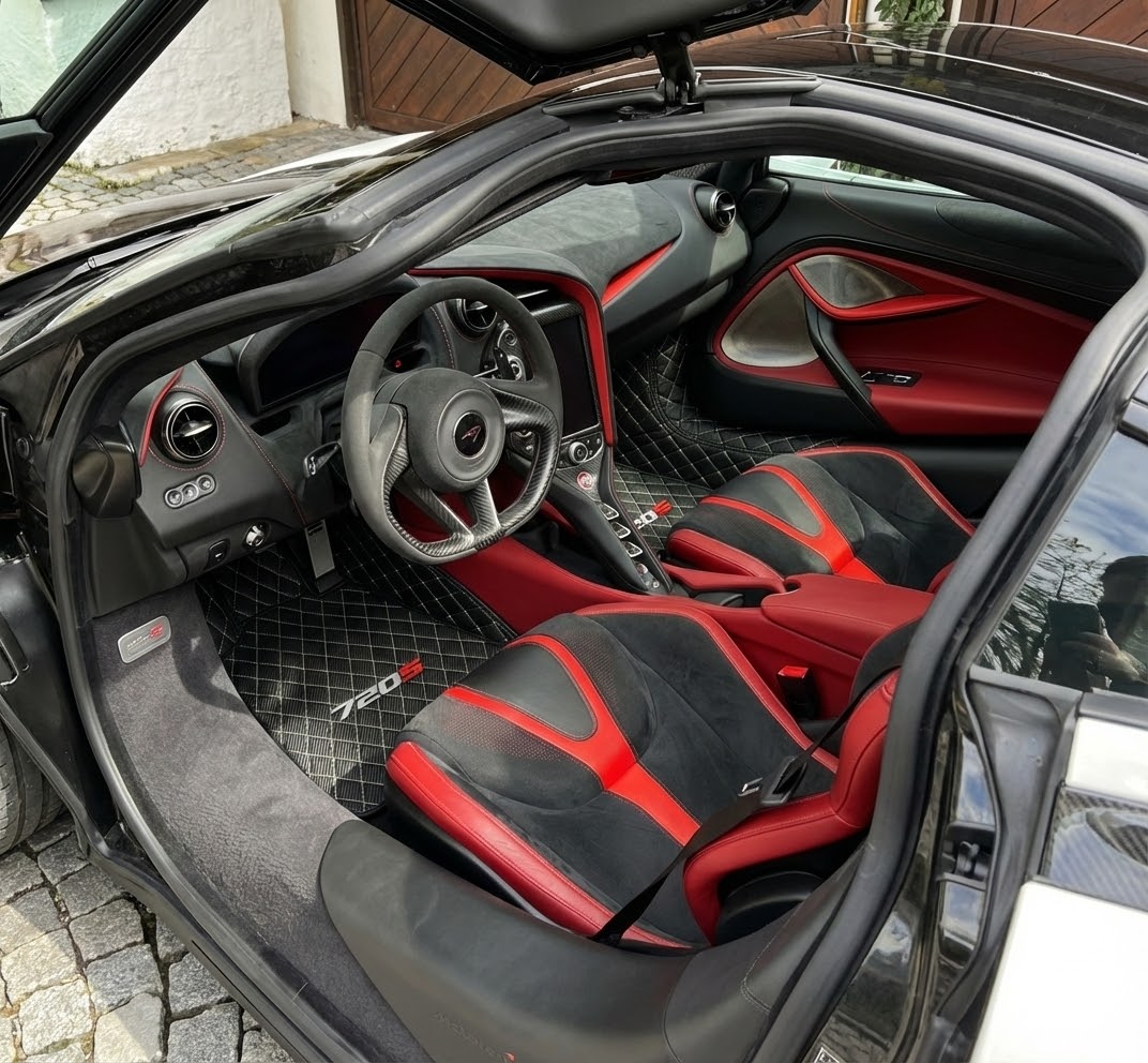 Carbon Fiber Leather Floor Mats For McLaren 720S - AutoWin