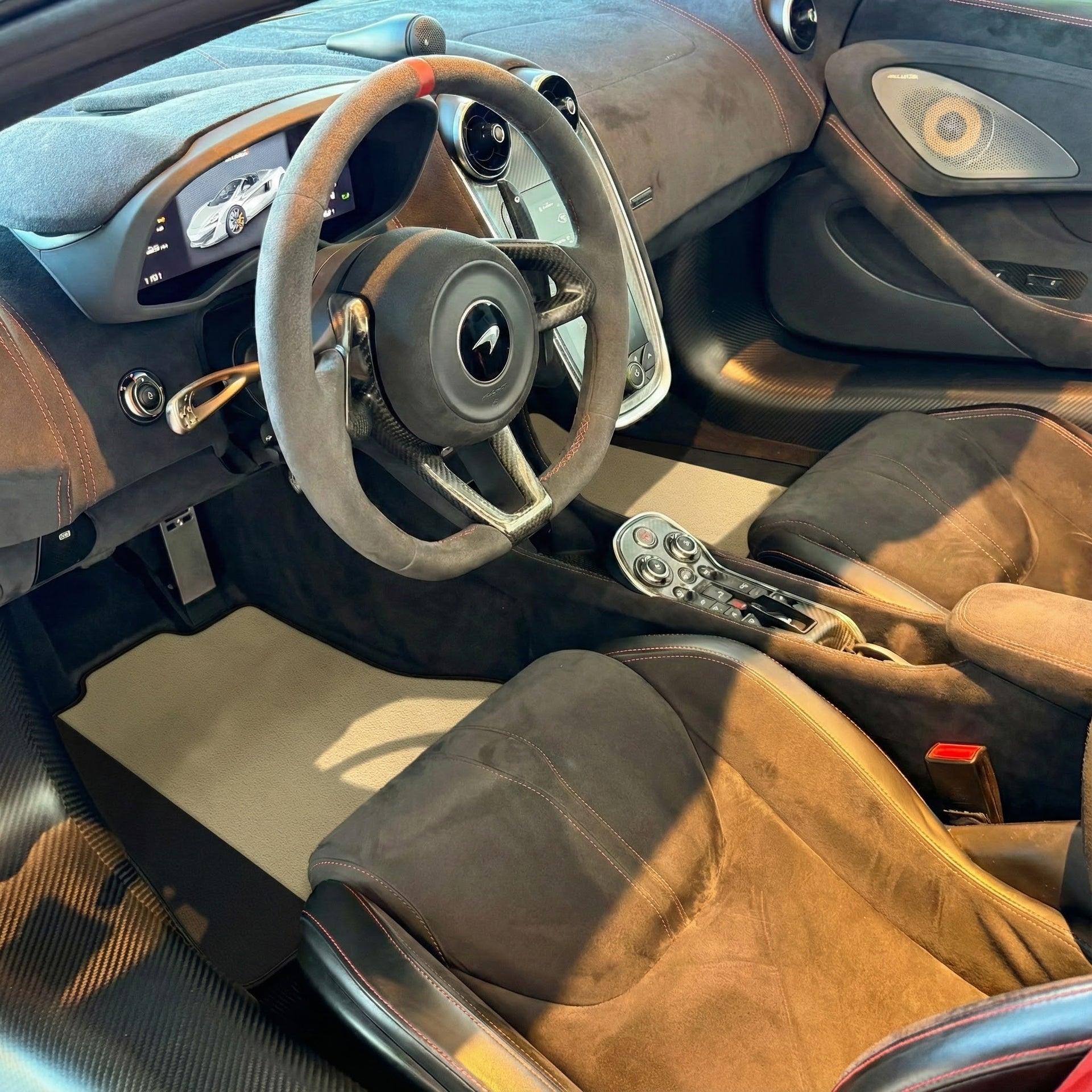 Customizable Leather Floor Mats with Symmetrical Hex Pattern for McLaren 600LT (2018-2020) - AutoWin