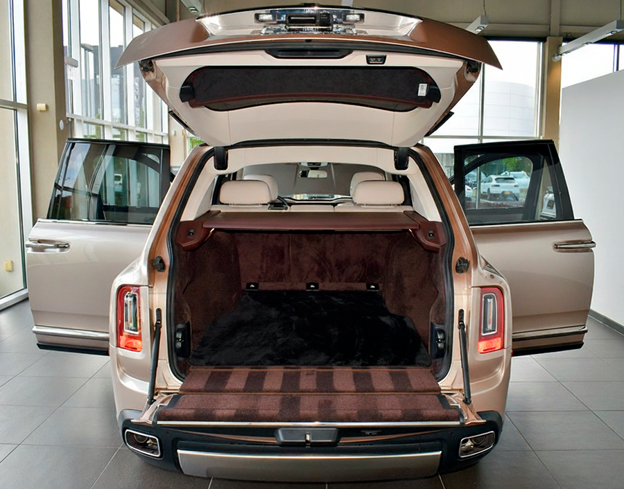 Customizable Black Sheepskin Trunk Floor Mat for Rolls-Royce Wraith (2013-2023)