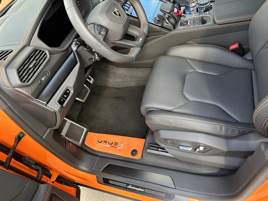 Red Floor Mats for Porsche Cayenne (2003-2010) - AutoWin