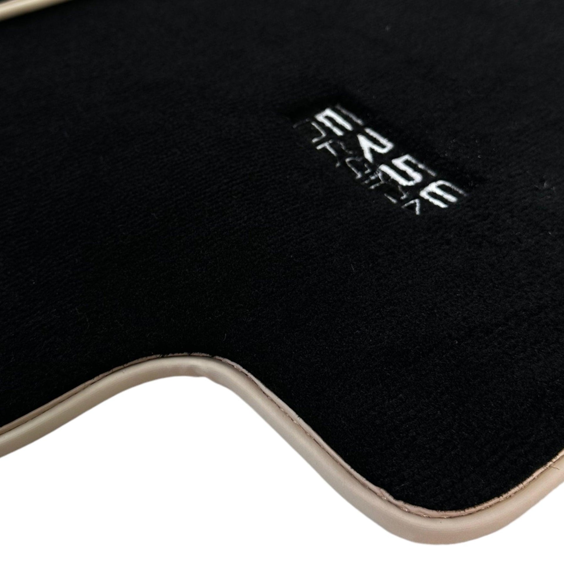 Black Floor Mats For Nissan Patrol (1997-2006) - AutoWin