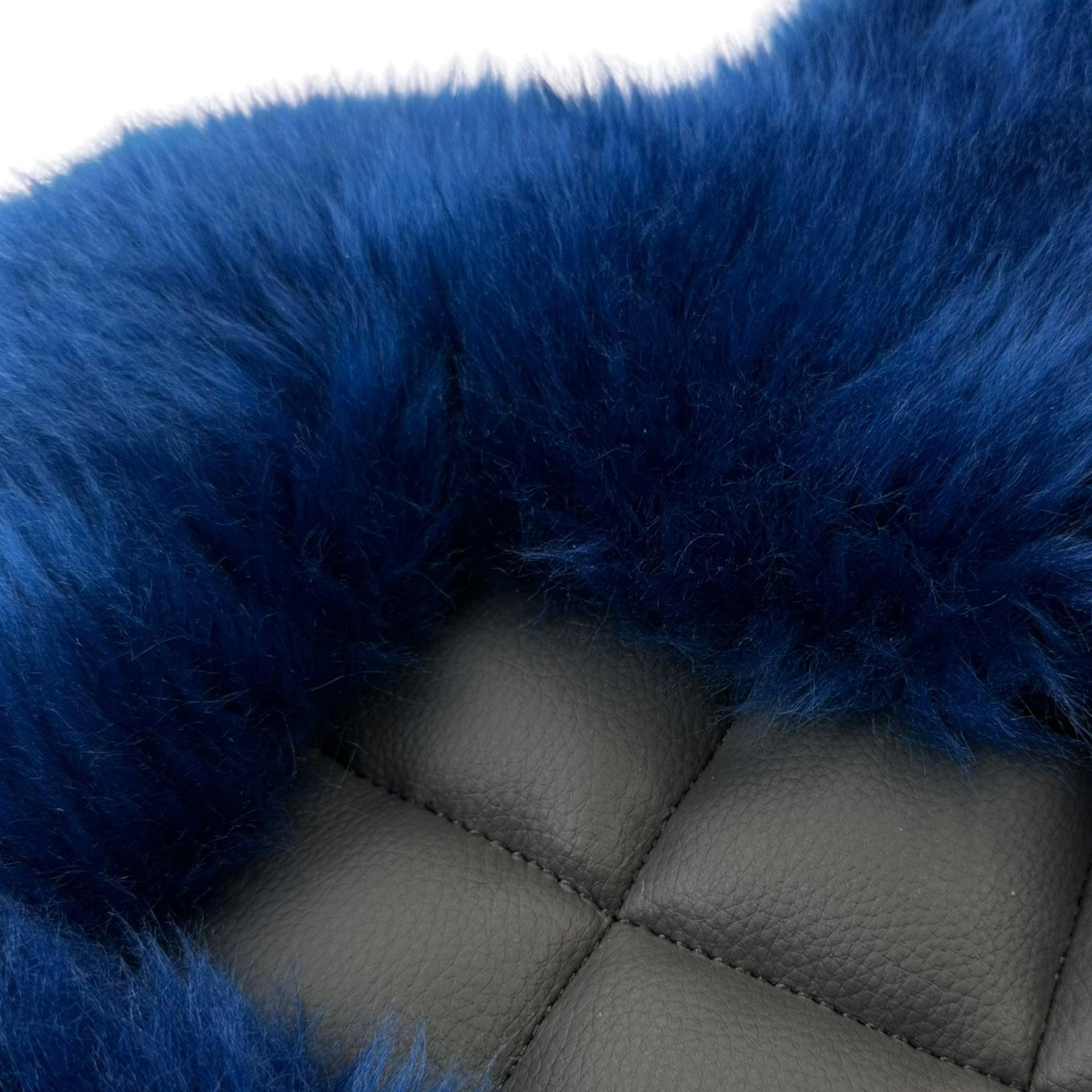 Navy Blue Sheepskin Floor Mats for Rolls Royce Phantom VIII (2017-2024) | ER56 Design - AutoWin