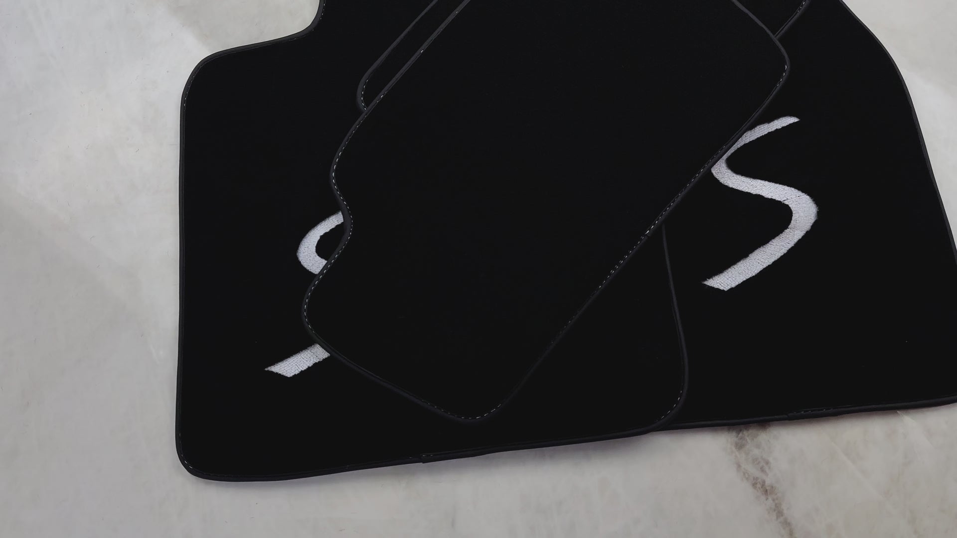 Black Floor Mats for Mini Countryman F60 Hybrid (2020-2023) - AutoWin
