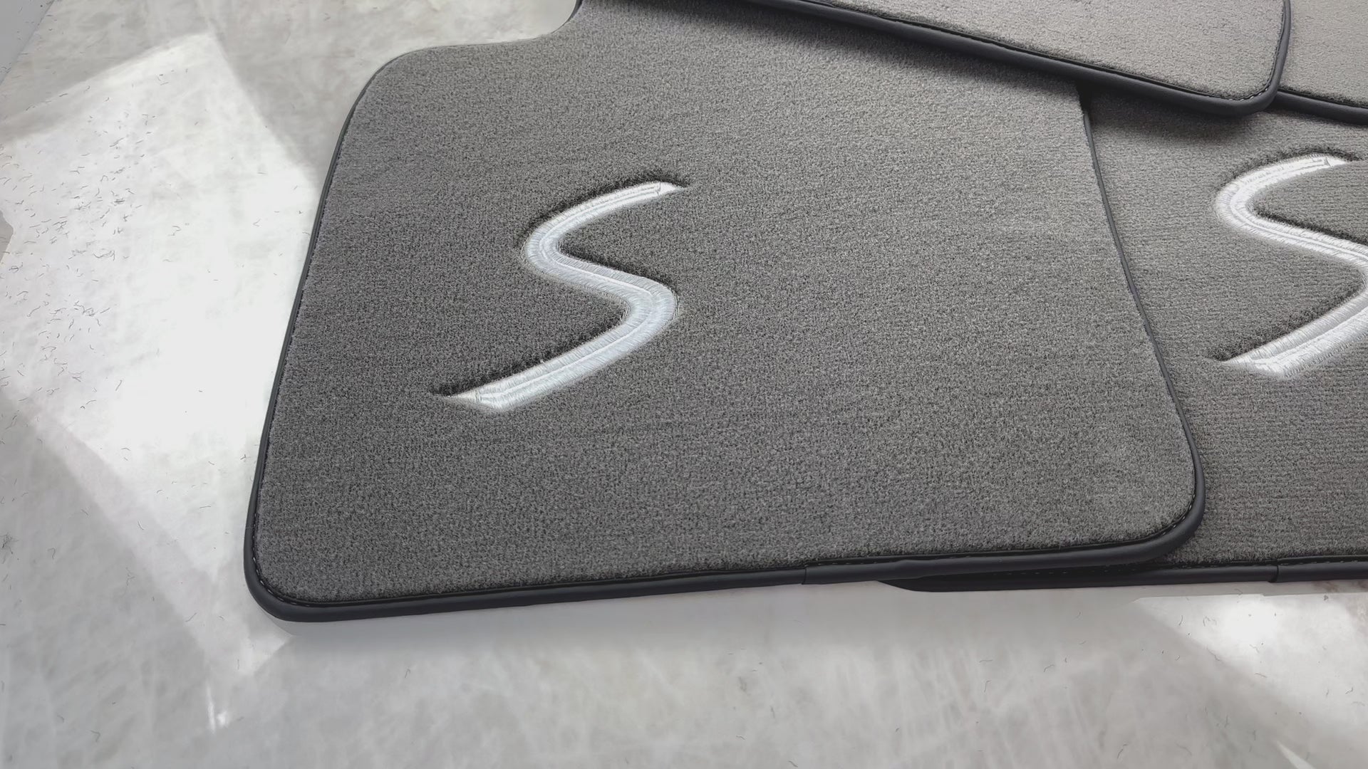 Grey Floor Mats for Mini Countryman F60 Hybrid (2020-2023) - AutoWin