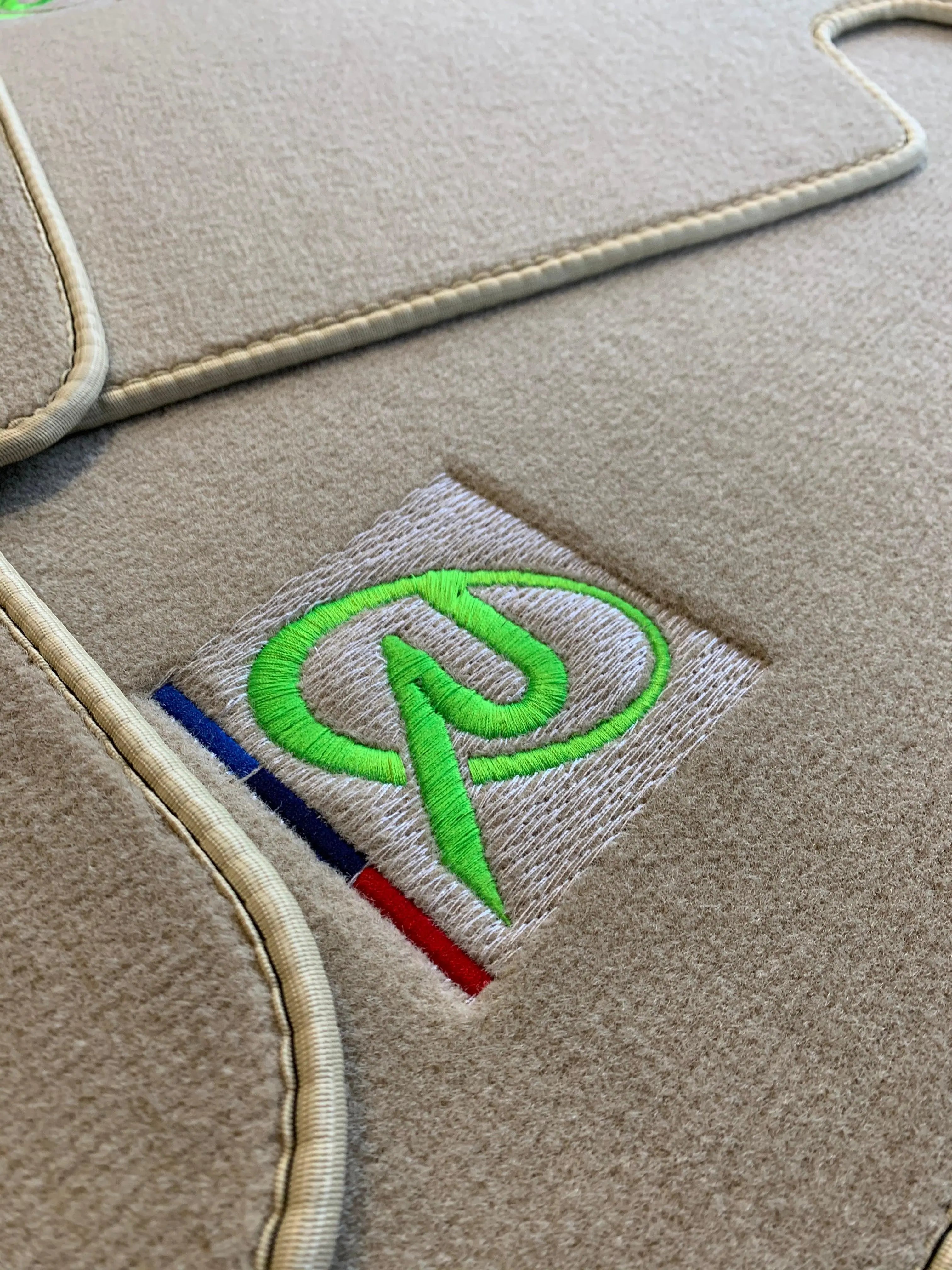 Beige Floor Mats For BMW M4 Series F82 ROVBUT Brand Tailored Set Perfect Fit Green SNIP Collection - AutoWin